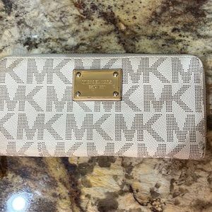 MK wallet